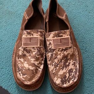 Ariat Cruisers